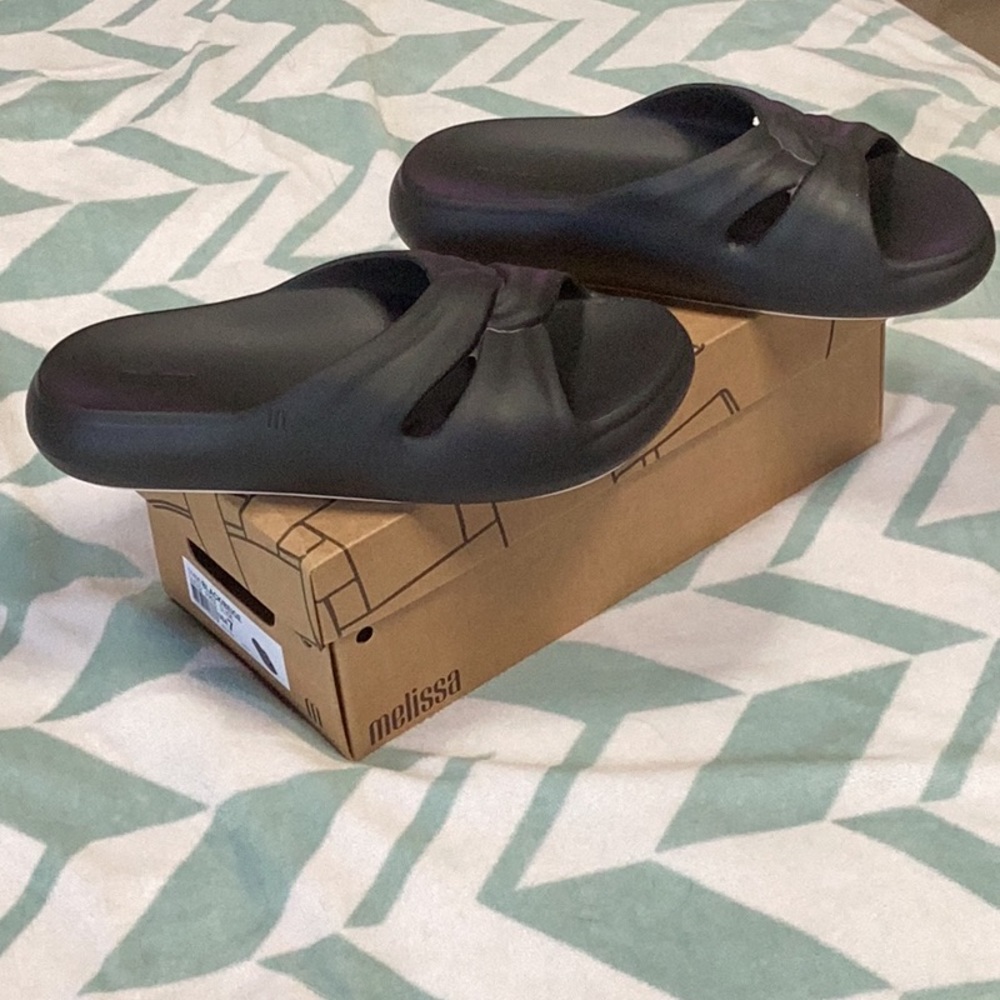 NIB Melissa black free slide sandals women’s 7 - Picture 5 of 6